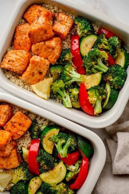 Lemon Herb Salmon, Quinoa & Broccoli